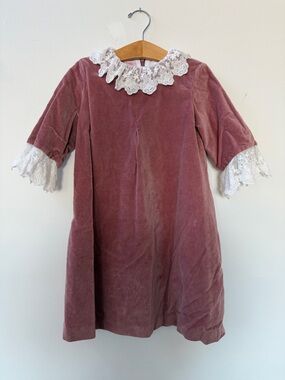 La Coqueta Pink Velvet Arjona Lace Collar Dress in Dusty Rose